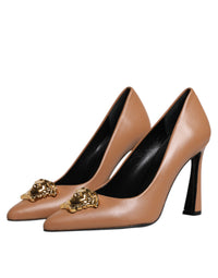 Versace Braun Leder Logo Plaque High Heels Pumps Schuhe