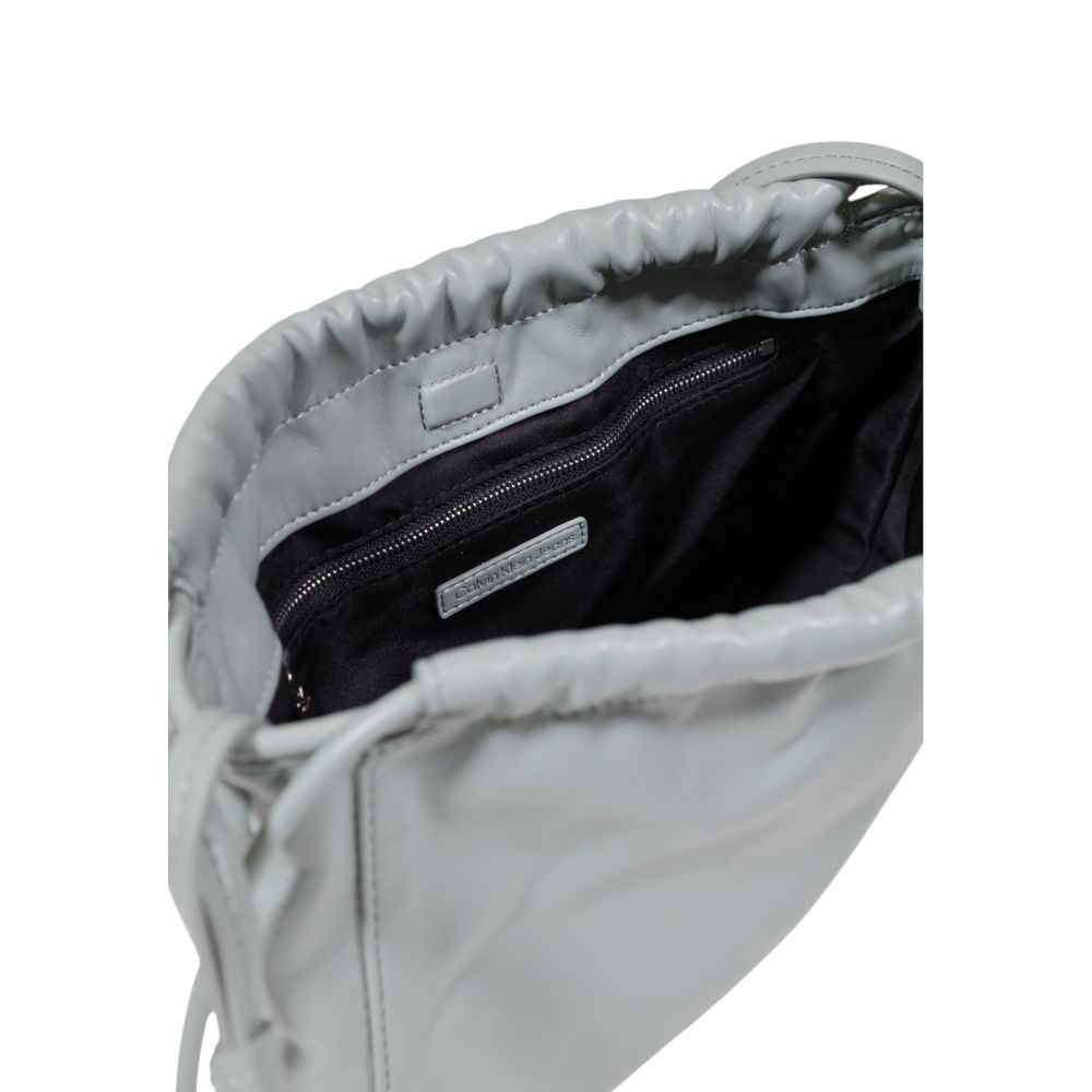 Calvin Klein Jeans Graue Handtasche aus recyceltem Polyester