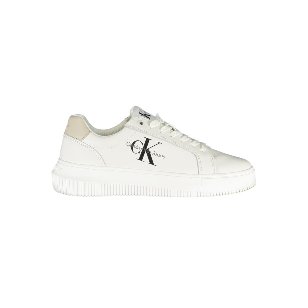 Calvin Klein Schicke weiße Schnürsenkel-Sneakers mit kontrastierenden Details