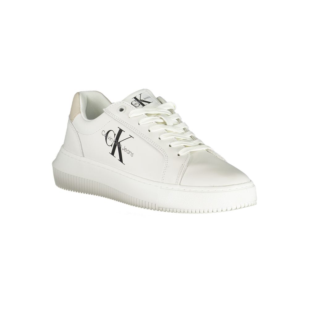 Calvin Klein Schicke weiße Schnürsenkel-Sneakers mit kontrastierenden Details
