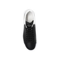 Alexander McQueen Nieten-Sneaker in Übergröße