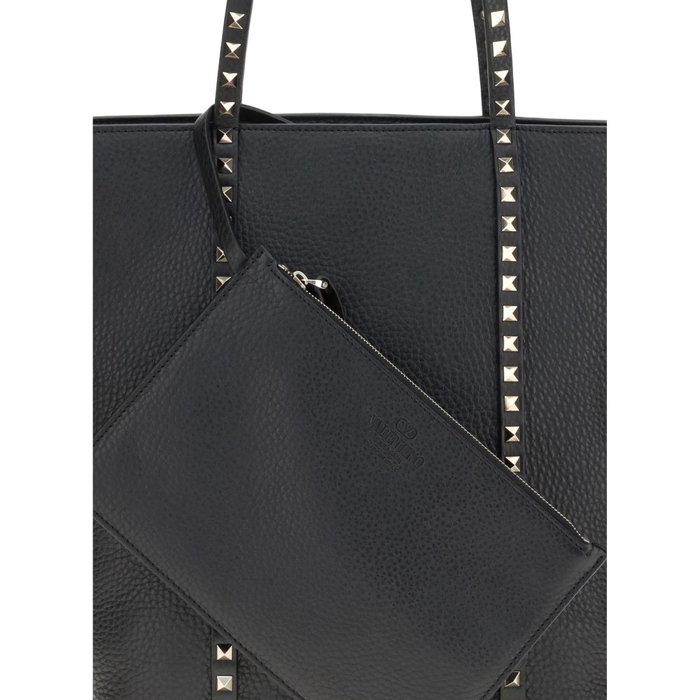 Valentino Garavani shoulder bag in black calfskin leather, Bos Taurus